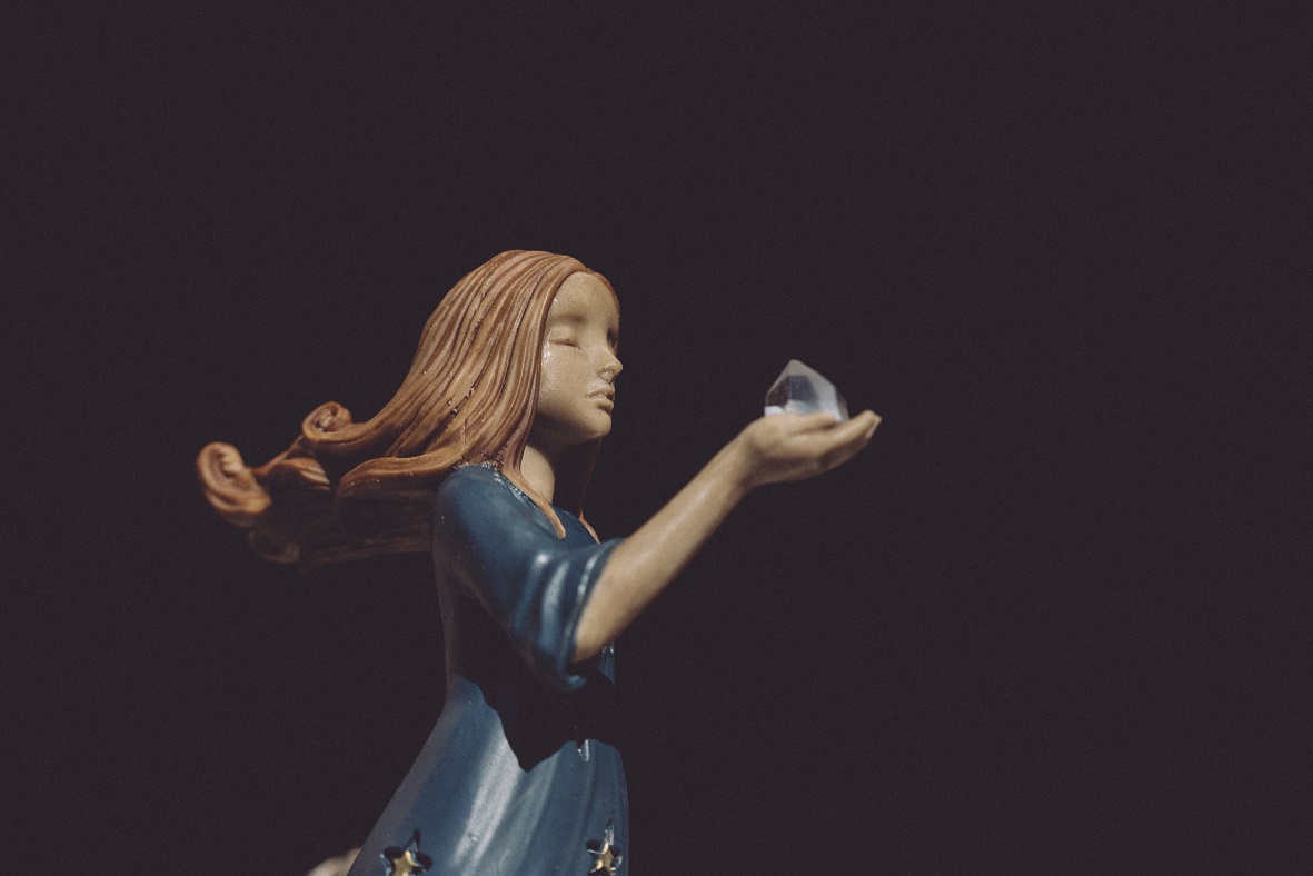 "Hilos de Aire": Isa Luna presenta una exposición conmovedora que transforma el dolor en arte 1 Hilos de aire 5