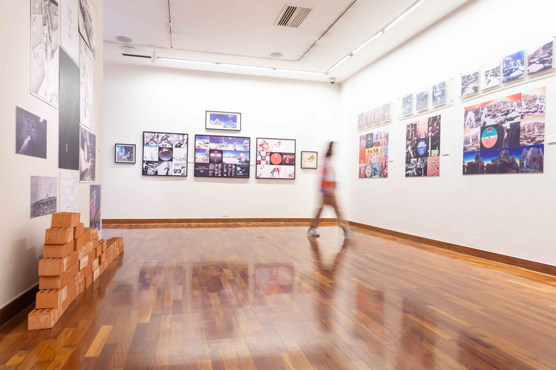 Portadas que marcaron época: exposición del BRITÁNICO revive el diseño del rock británico de los 60 a los 80 1 Visualmente Vinilos UK 25