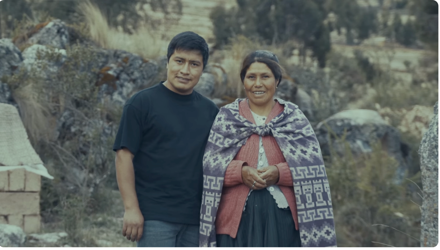 Waldir Maqque en el video de Tierra Mia de Kany Garcia