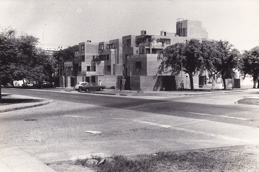 PUCP presenta una exposición sobre uno de los estudios de arquitectura más importantes del Perú 1 03 CGN Multifamiliar La Paz