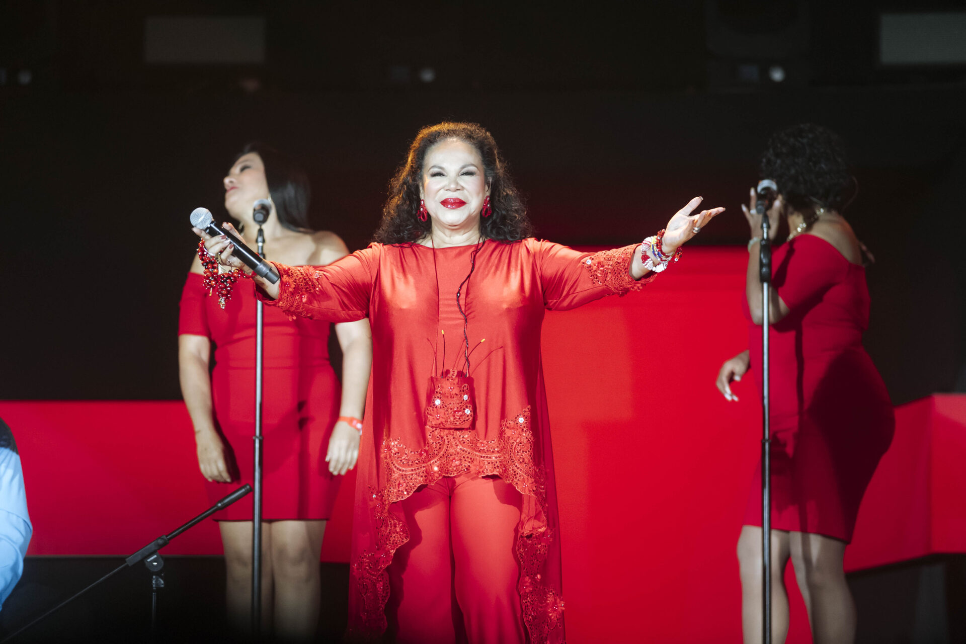 Eva Ayllon fiestas patrias